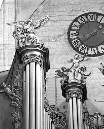 Partie supérieure de la tourelle gauche. © Jérôme Mongreville / Région Bourgogne-Franche-Comté, Inventaire du patrimoine - 1993