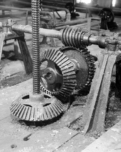 Système de descente à vis : détail. © Yves Sancey / Région Bourgogne-Franche-Comté, Inventaire du patrimoine - 1993