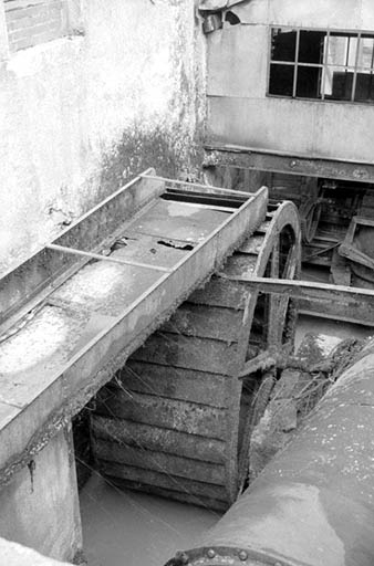 Roue hydraulique verticale. © Laurent Poupard / Région Bourgogne-Franche-Comté, Inventaire du patrimoine - 1993