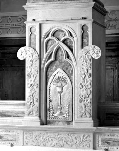 Détail : le tabernacle du maître-autel. © Yves Sancey / Région Bourgogne-Franche-Comté, Inventaire du patrimoine - 1994