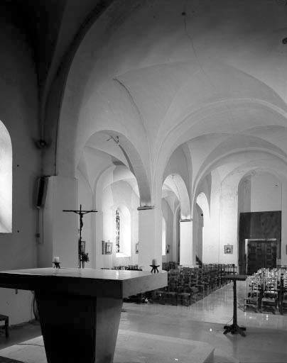 Intérieur : élévation sud du vaisseau central et du bas-côté sud vus depuis le choeur (vue verticale). © Yves Sancey / Région Bourgogne-Franche-Comté, Inventaire du patrimoine - 1994 Intérieur : élévation sud du vaisseau central et du bas-côté sud vus depuis le choeur (vue verticale). © Yves Sancey / Région Bourgogne-Franche-Comté, Inventaire du patrimoine - 1994