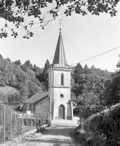 Extérieur : façade occidentale, vue de trois quarts. © Yves Sancey / Région Bourgogne-Franche-Comté, Inventaire du patrimoine - 1994