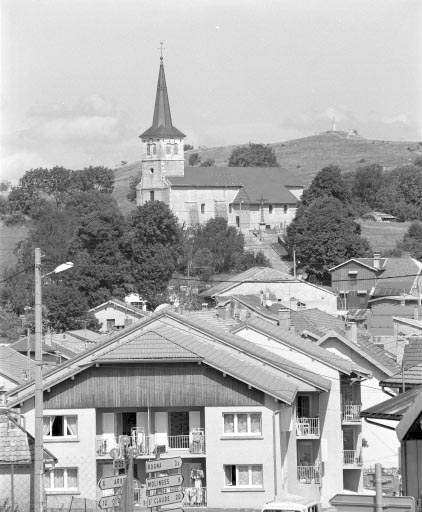 Vue de situation depuis le sud-ouest. © Yves Sancey / Région Bourgogne-Franche-Comté, Inventaire du patrimoine - 1994