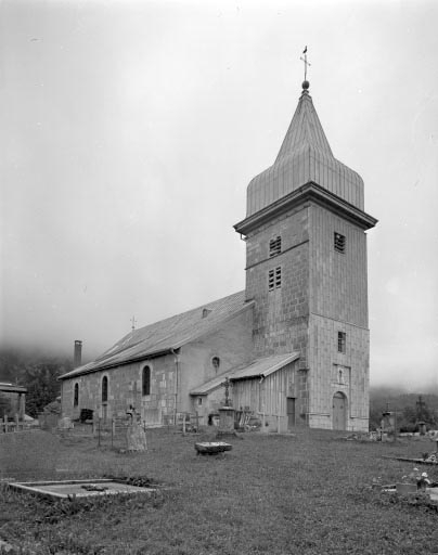 Extérieur : façade occidentale et face nord. © Yves Sancey / Région Bourgogne-Franche-Comté, Inventaire du patrimoine - 1994 Extérieur : façade occidentale et face nord. © Yves Sancey / Région Bourgogne-Franche-Comté, Inventaire du patrimoine - 1994