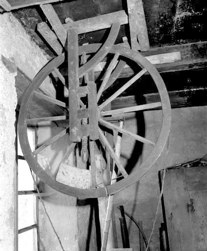 Roue motrice au plafond. © Jérôme Mongreville / Région Bourgogne-Franche-Comté, Inventaire du patrimoine - 1994