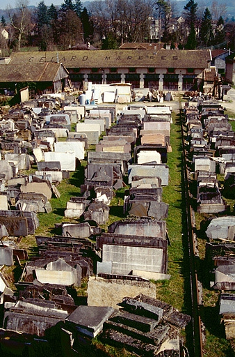 Vue d'ensemble : aire des matières premières et ateliers de fabrication. © Yves Sancey / Région Bourgogne-Franche-Comté, Inventaire du patrimoine - 1994