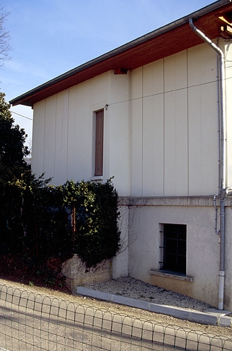 Façade latérale gauche. © Yves Sancey / Région Bourgogne-Franche-Comté, Inventaire du patrimoine - 1994