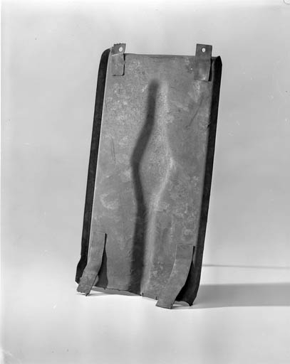 Tuile métallique Fillod brevetée : face inférieure. © Yves Sancey / Région Bourgogne-Franche-Comté, Inventaire du patrimoine - 1994