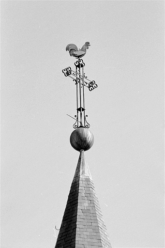 Clocher : détail du sommet de la flêche. © Yves Sancey / Région Bourgogne-Franche-Comté, Inventaire du patrimoine - 1996