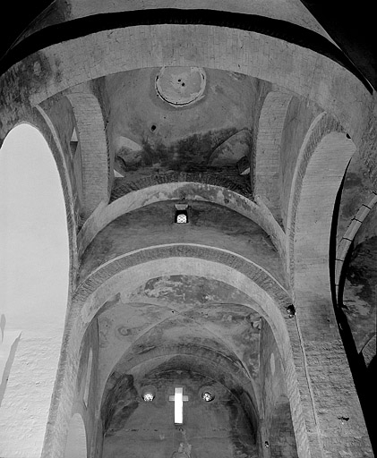 La coupole de la croisée du transept de l'église et la voûte de la partie droite du choeur. © Yves Sancey / Région Bourgogne-Franche-Comté, Inventaire du patrimoine - 1996