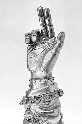 Détail : la main de face. © Yves Sancey / Région Bourgogne-Franche-Comté, Inventaire du patrimoine - 1996