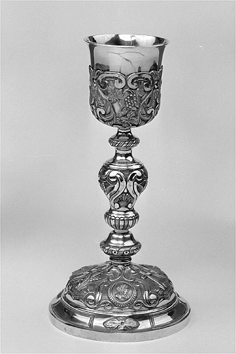 Le calice, du côté du buste de la Vierge. © Yves Sancey / Région Bourgogne-Franche-Comté, Inventaire du patrimoine - 1996