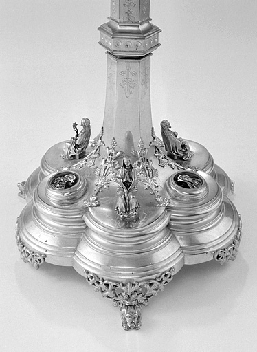 Détail du pied. © Yves Sancey / Région Bourgogne-Franche-Comté, Inventaire du patrimoine - 1996