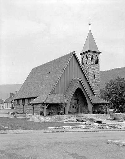 Façade ouest et face nord. © Yves Sancey / Région Bourgogne-Franche-Comté, Inventaire du patrimoine - 1996