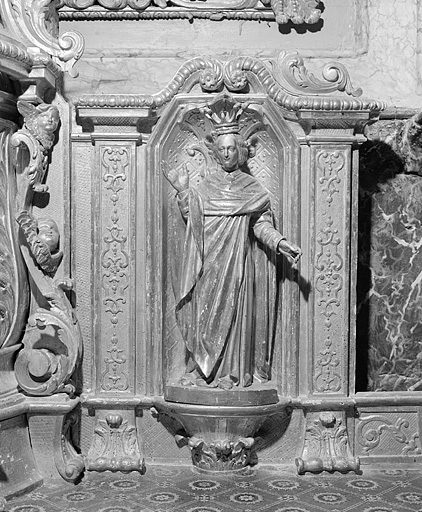 Statuette de sainte à droite du tabernacle. © Yves Sancey / Région Bourgogne-Franche-Comté, Inventaire du patrimoine - 1996
