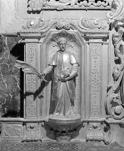 Statuette de saint Etienne à gauche du tabernacle. © Yves Sancey / Région Bourgogne-Franche-Comté, Inventaire du patrimoine - 1996