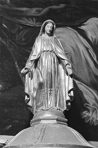 Statuette de la Vierge de l'Immaculée Conception au sommet du tabernacle. © Yves Sancey / Région Bourgogne-Franche-Comté, Inventaire du patrimoine - 1996