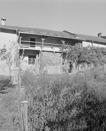 Façade postérieure. © Jérôme Mongreville / Région Bourgogne-Franche-Comté, Inventaire du patrimoine - 1996