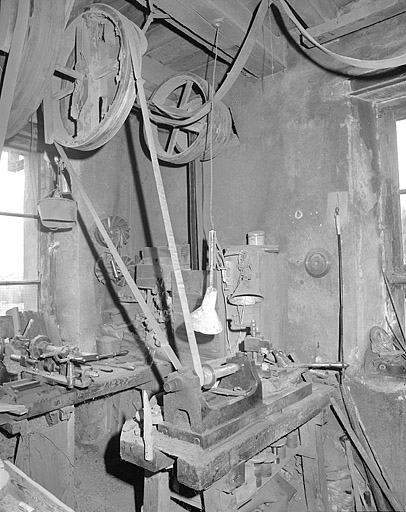 Machine servant à affûter les outils de tourneur. © Jérôme Mongreville / Région Bourgogne-Franche-Comté, Inventaire du patrimoine - 1996