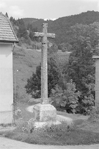Vue depuis l'ouest. © Jérôme Mongreville / Région Bourgogne-Franche-Comté, Inventaire du patrimoine - 1996