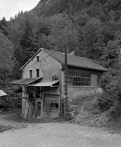 Vue générale du moulin à farine et de la scierie. © Jérôme Mongreville / Région Bourgogne-Franche-Comté, Inventaire du patrimoine - 1996