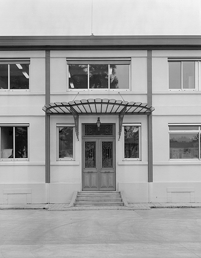 Entrée des bureaux. © Jérôme Mongreville / Région Bourgogne-Franche-Comté, Inventaire du patrimoine - 1996