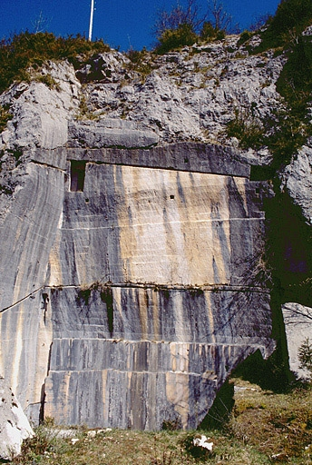 Carrière, partie sud : front de taille. © Yves Sancey / Région Bourgogne-Franche-Comté, Inventaire du patrimoine - 1997