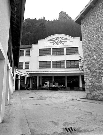 L'atelier de fabrication depuis l'entrée. © Yves Sancey / Région Bourgogne-Franche-Comté, Inventaire du patrimoine - 1997
