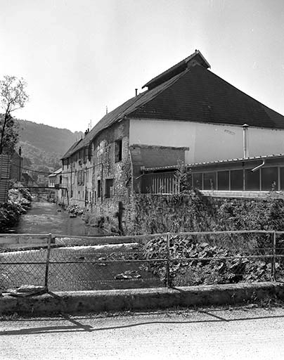 Façade postérieure de l'atelier de fabrication. © Yves Sancey / Région Bourgogne-Franche-Comté, Inventaire du patrimoine - 1997