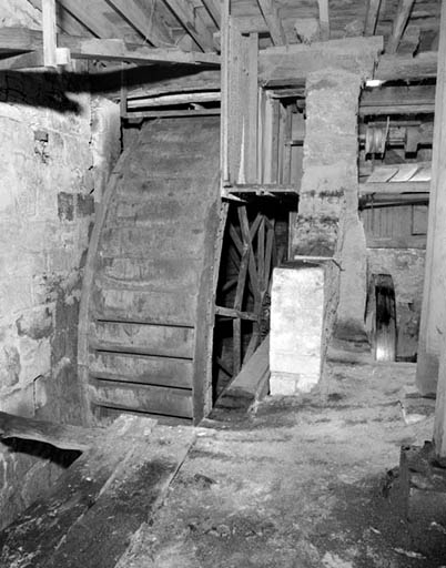 Bâtiment d'eau : la roue hydraulique. © Yves Sancey / Région Bourgogne-Franche-Comté, Inventaire du patrimoine - 1997