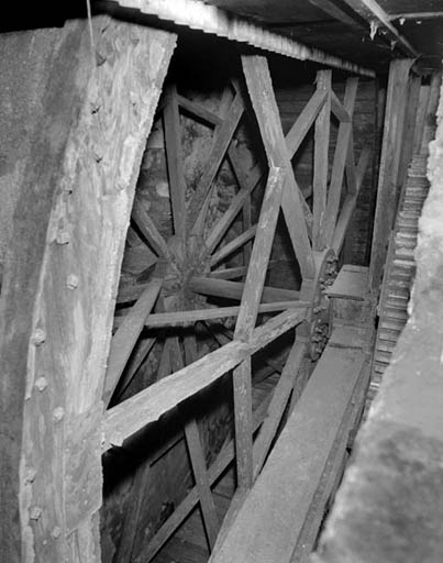 Détail de la charpente de la roue hydraulique. © Yves Sancey / Région Bourgogne-Franche-Comté, Inventaire du patrimoine - 1997