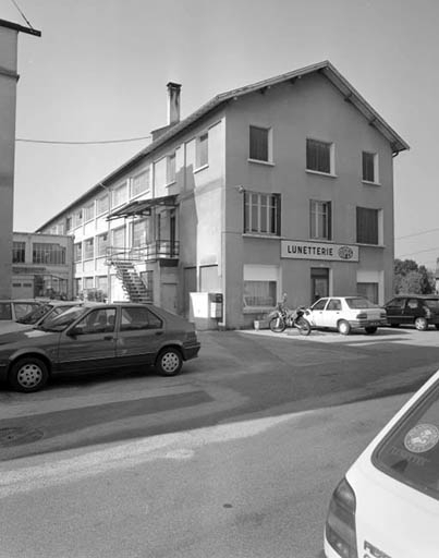 Bureau et atelier de fabrication ouest vus de trois quarts. © Yves Sancey / Région Bourgogne-Franche-Comté, Inventaire du patrimoine - 1997