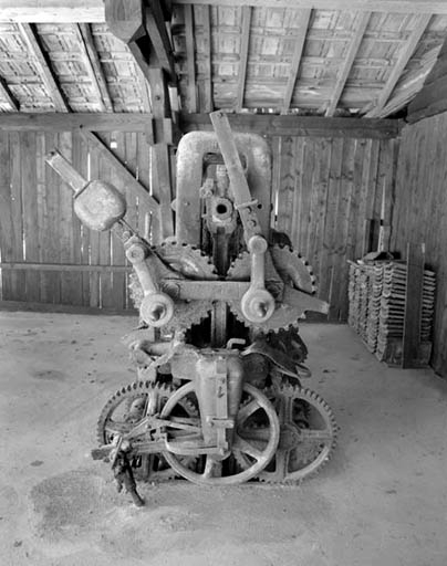 Scie à lames multiples vue de côté. © Yves Sancey / Région Bourgogne-Franche-Comté, Inventaire du patrimoine - 1997