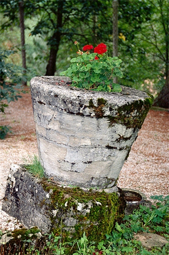 Meule tournante déposée. © Yves Sancey / Région Bourgogne-Franche-Comté, Inventaire du patrimoine - 1997