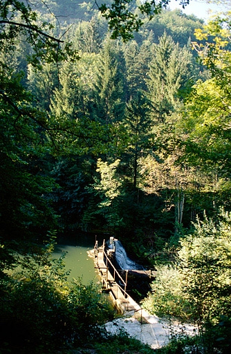 Barrage sur le bief de Balerne et départ de la conduite forcée. © Yves Sancey / Région Bourgogne-Franche-Comté, Inventaire du patrimoine - 1997