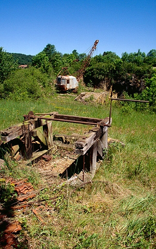 Treuil et grue. © Yves Sancey / Région Bourgogne-Franche-Comté, Inventaire du patrimoine - 1997