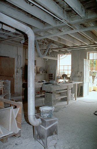 Intérieur de l'atelier des marbriers (F4). © Yves Sancey / Région Bourgogne-Franche-Comté, Inventaire du patrimoine - 1997