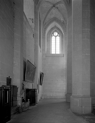 Vue des travées occidentales du collatéral sud. © Jérôme Mongreville / Région Bourgogne-Franche-Comté, Inventaire du patrimoine - 1997