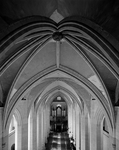 Voûtes de l'abside et du vaisseau central depuis la travée d'axe de la coursière haute. © Jérôme Mongreville / Région Bourgogne-Franche-Comté, Inventaire du patrimoine - 1997