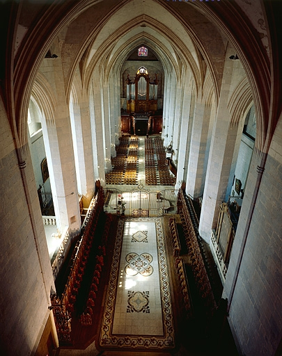 Vue du vaisseau central depuis la coursière de l'abside. © Jérôme Mongreville / Région Bourgogne-Franche-Comté, Inventaire du patrimoine - 1997