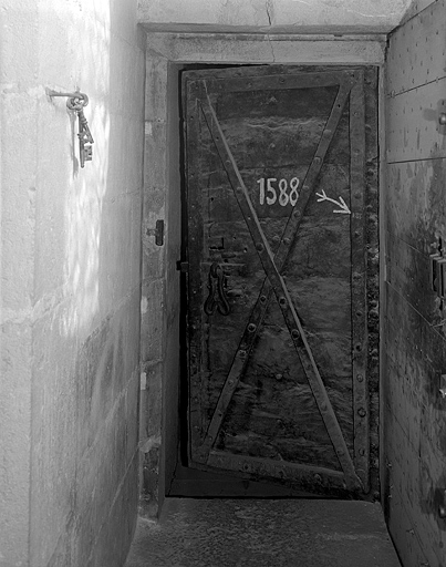 Porte de l'ancien trésor. © Jérôme Mongreville / Région Bourgogne-Franche-Comté, Inventaire du patrimoine - 1997