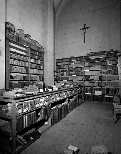 Vue de l'ancien trésor vers le nord. © Jérôme Mongreville / Région Bourgogne-Franche-Comté, Inventaire du patrimoine - 1997