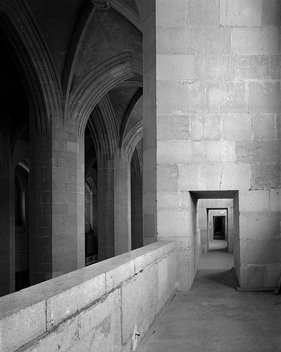 Vue de la coursière du collatéral sud à partir de la troisième travée. © Jérôme Mongreville / Région Bourgogne-Franche-Comté, Inventaire du patrimoine - 1997