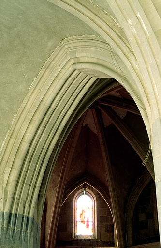 Grande arcade de la huitième travée nord. © Jérôme Mongreville / Région Bourgogne-Franche-Comté, Inventaire du patrimoine - 1997