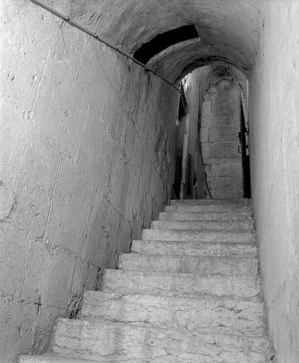Escalier intra-muros. © Jérôme Mongreville / Région Bourgogne-Franche-Comté, Inventaire du patrimoine - 1997