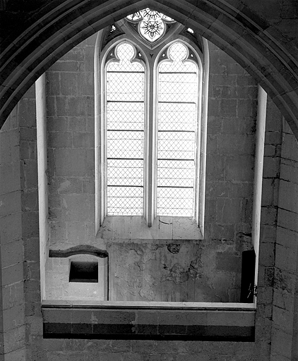 Baie et assommoir de la septième travée du collatéral sud. © Jérôme Mongreville / Région Bourgogne-Franche-Comté, Inventaire du patrimoine - 1997