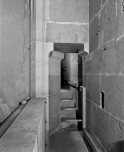 Vue de la coursière haute à la jonction du vaisseau central et de l'abside. © Jérôme Mongreville / Région Bourgogne-Franche-Comté, Inventaire du patrimoine - 1997