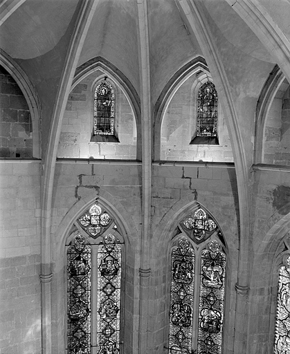 Baies de l'abside depuis la coursière haute. © Jérôme Mongreville / Région Bourgogne-Franche-Comté, Inventaire du patrimoine - 1997