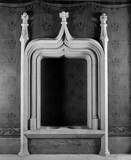 Lavabo de l'abside. © Jérôme Mongreville / Région Bourgogne-Franche-Comté, Inventaire du patrimoine - 1997