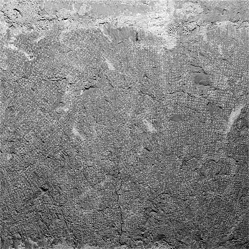 Détail du parement du revers de la façade au nord (traces de boucharde). © Jérôme Mongreville / Région Bourgogne-Franche-Comté, Inventaire du patrimoine - 1997